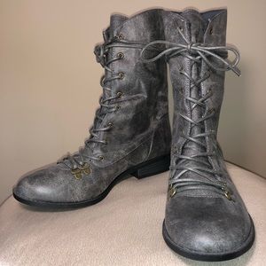 BKE gray combat boots